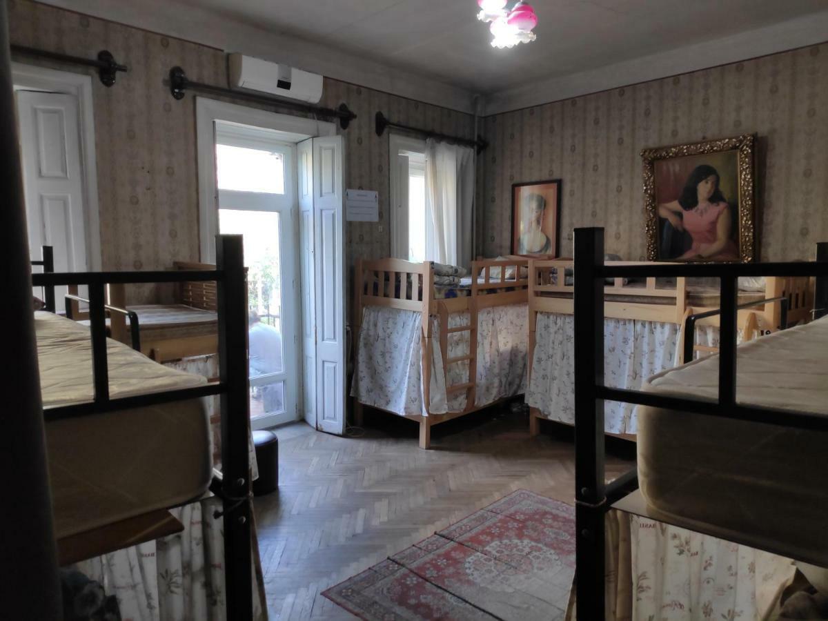 Amoun Hostel ティビリシ 部屋 写真