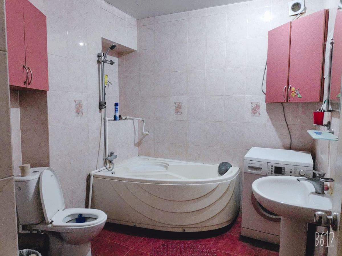 Amoun Hostel ティビリシ エクステリア 写真